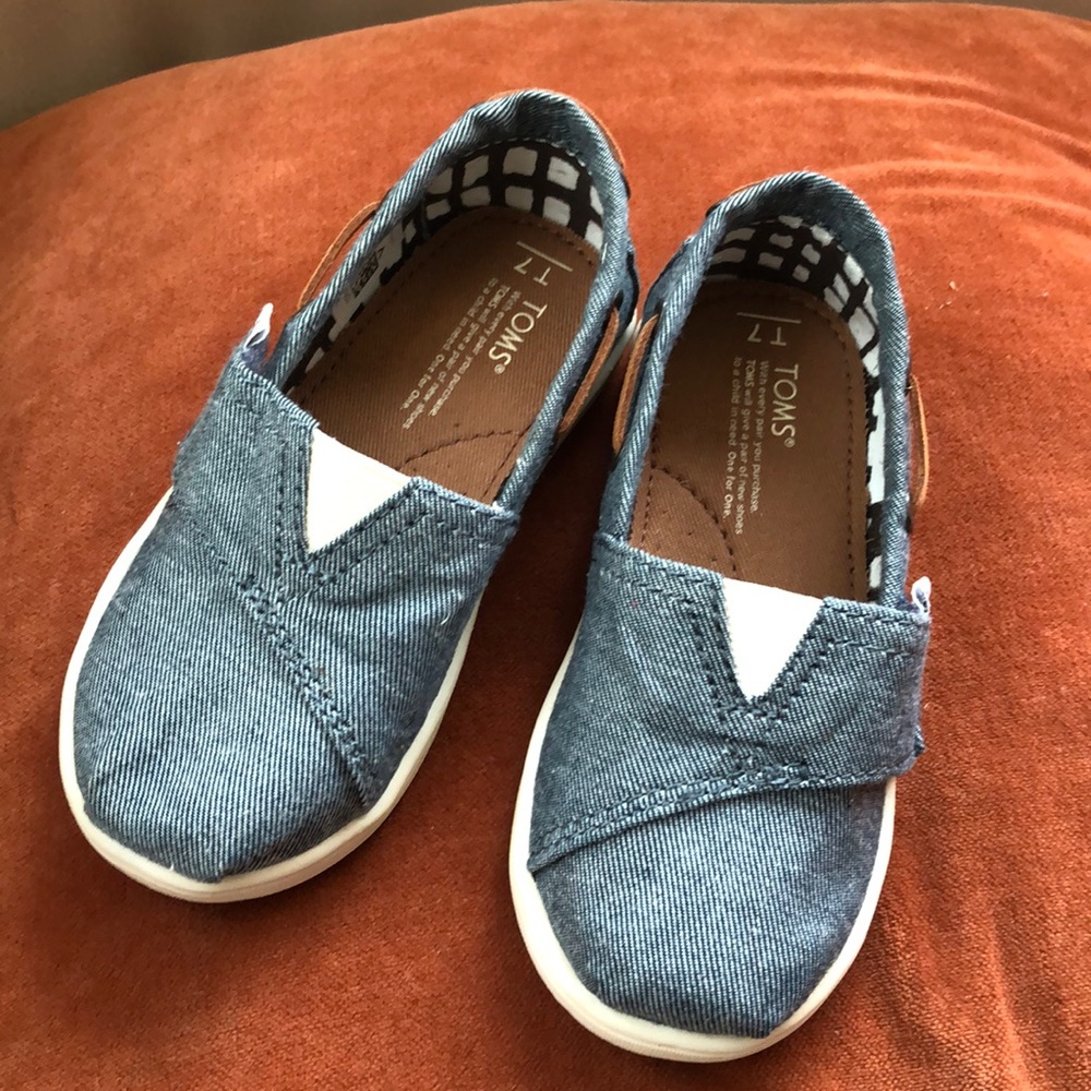 Tom’s chambray slip ins for toddlers